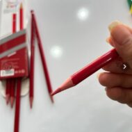 مداد قرمز سه گوش KMT